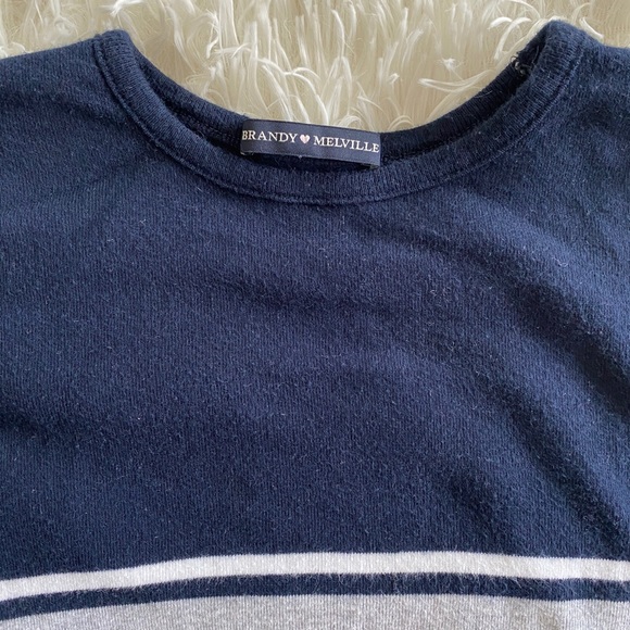 Brandy Melville Cropped Long Sleeve With Stripes - Picture 2 of 3